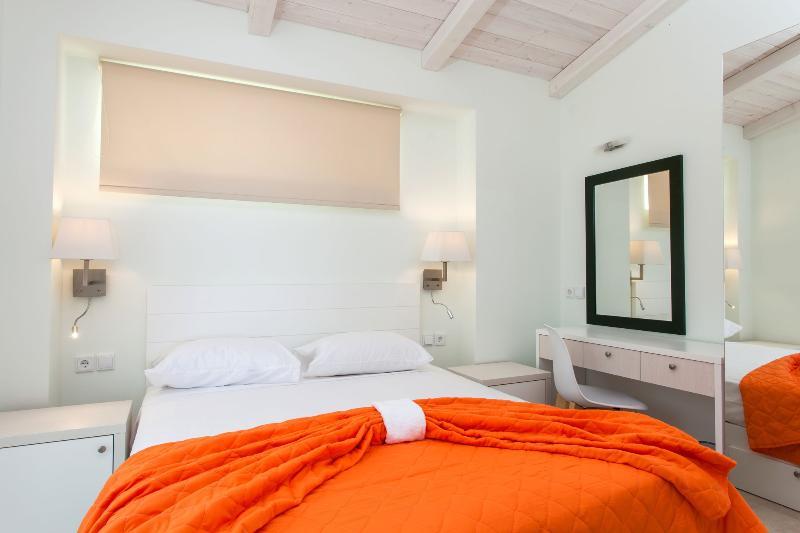 Elpiniki Luxury Apartments Nea Poteidaia Exteriér fotografie