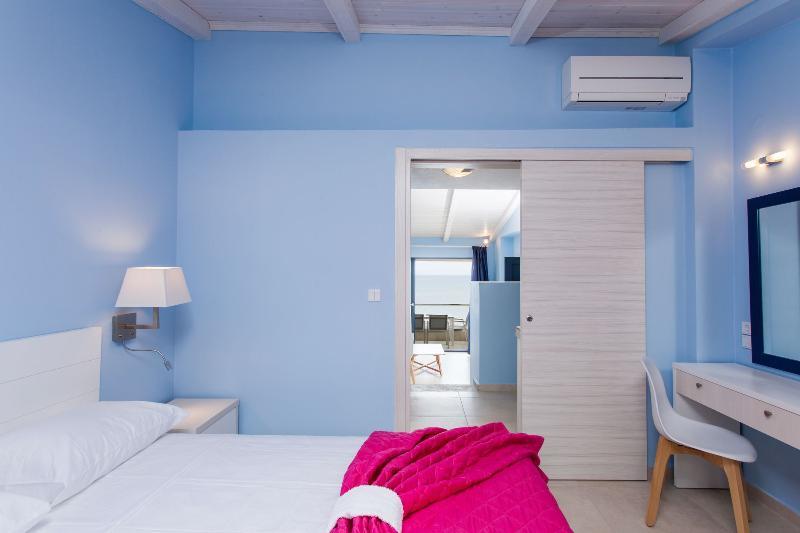 Elpiniki Luxury Apartments Nea Poteidaia Exteriér fotografie