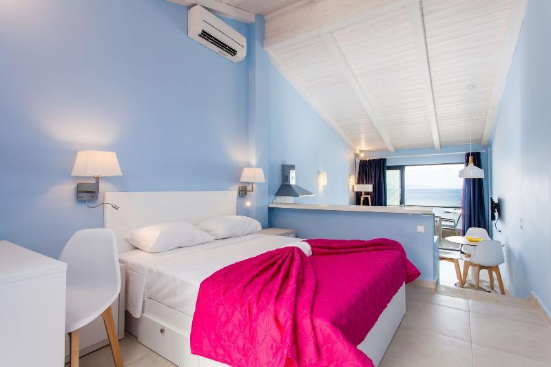 Elpiniki Luxury Apartments Nea Poteidaia Exteriér fotografie