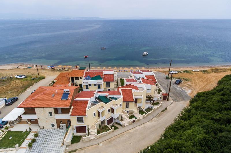 Elpiniki Luxury Apartments Nea Poteidaia Exteriér fotografie